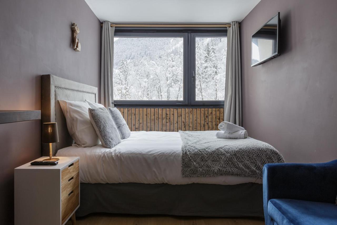 Beautiful Mountain View Studio By The Lake Шамони Екстериор снимка